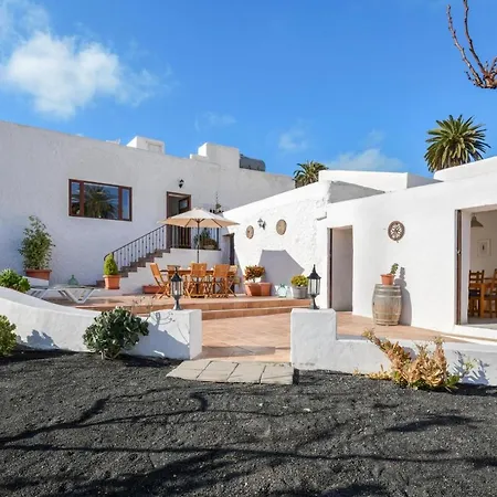 Casa Maria Dolores * Haría
